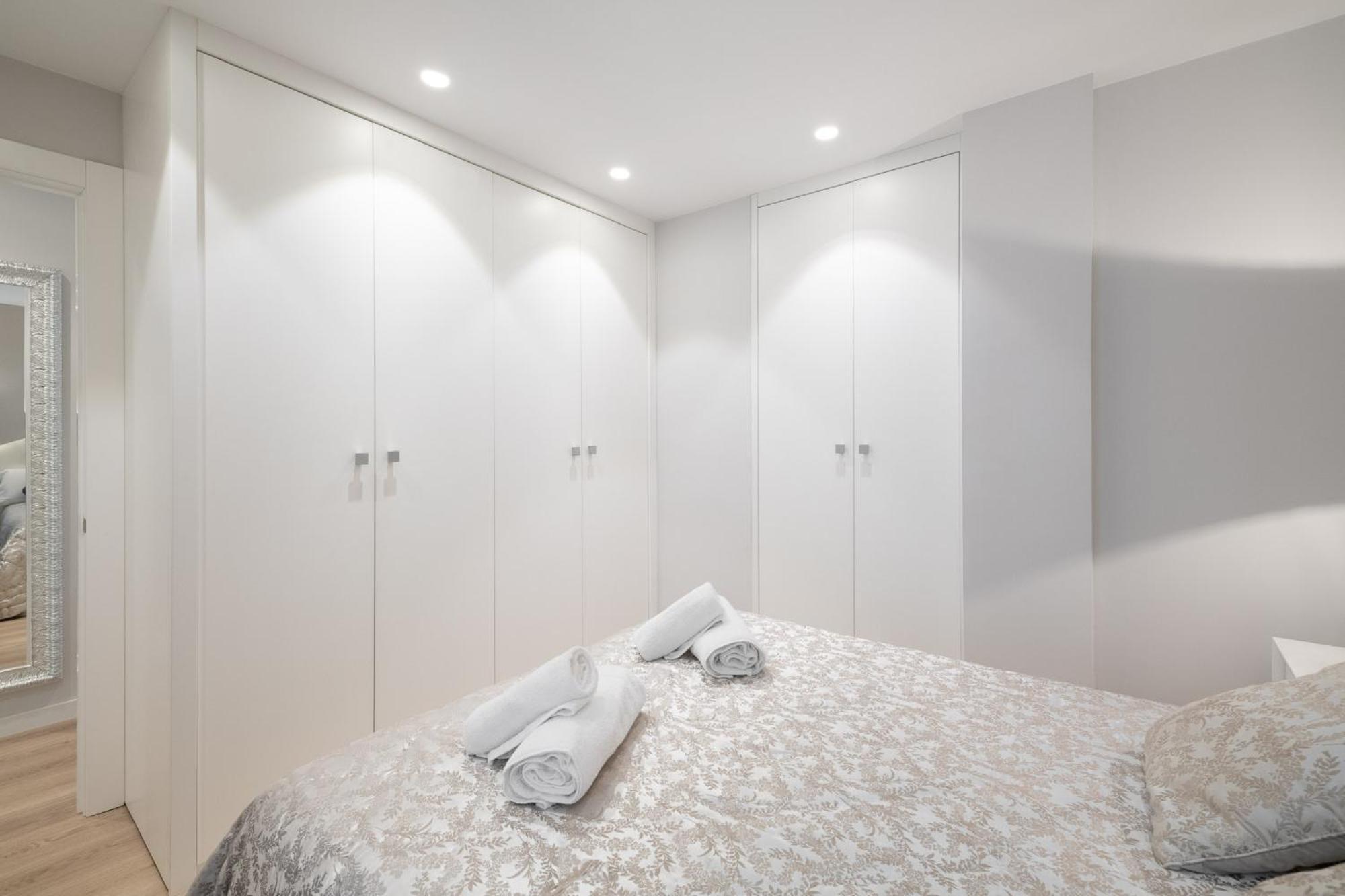 Espacio Moderno En Gijon Playa Екстериор снимка