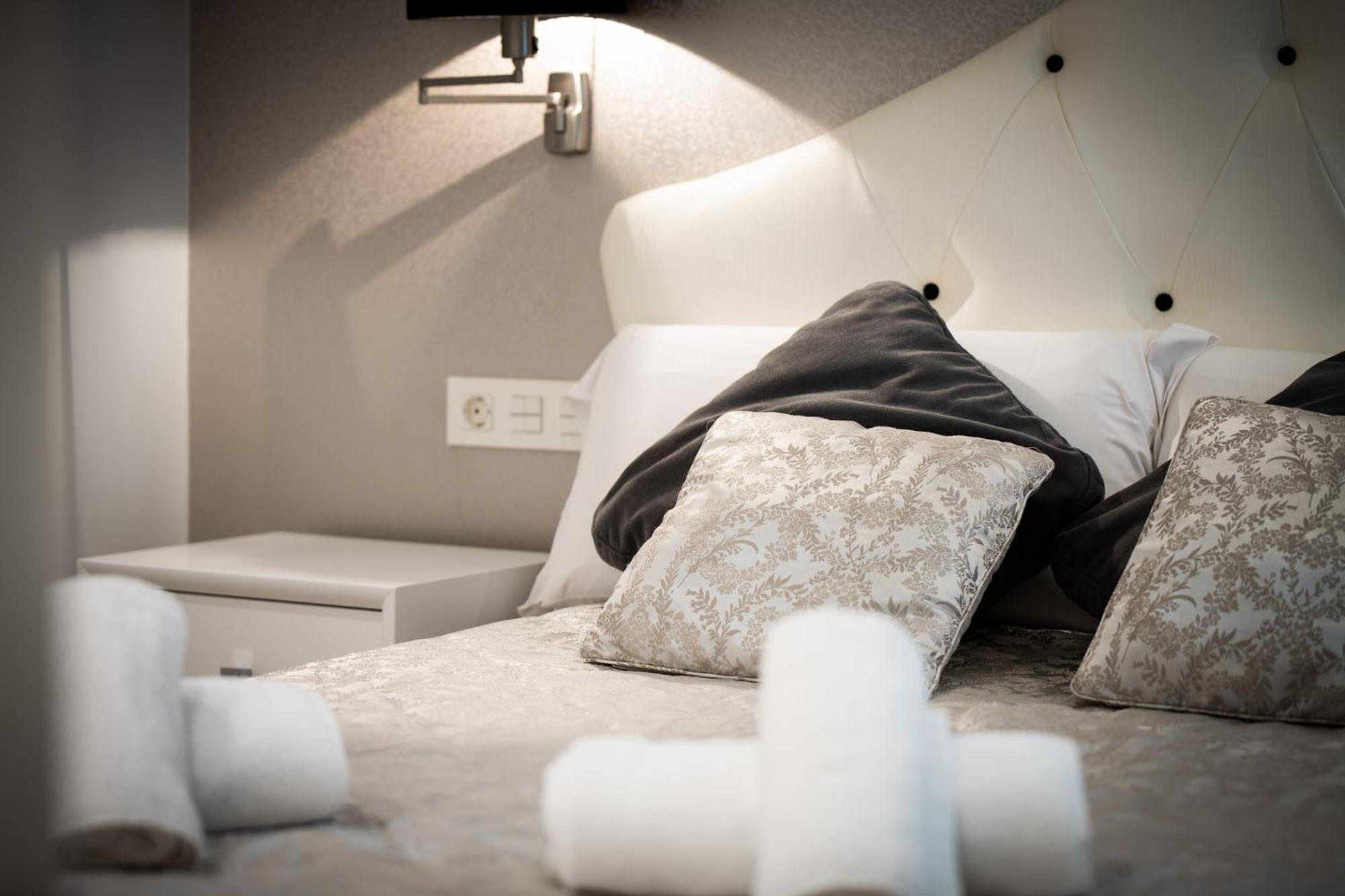 Espacio Moderno En Gijon Playa Екстериор снимка