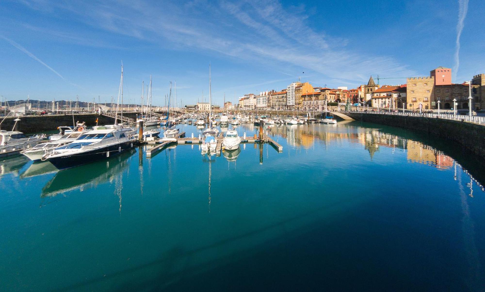 Espacio Moderno En Gijon Playa Екстериор снимка